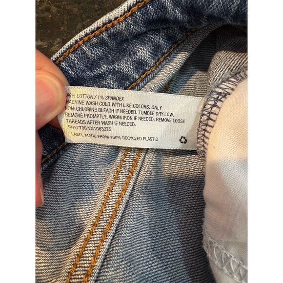 Universal Thread Women's Distressed Denim Shorts Blue Size 8 Casual - Picture 9 of 9